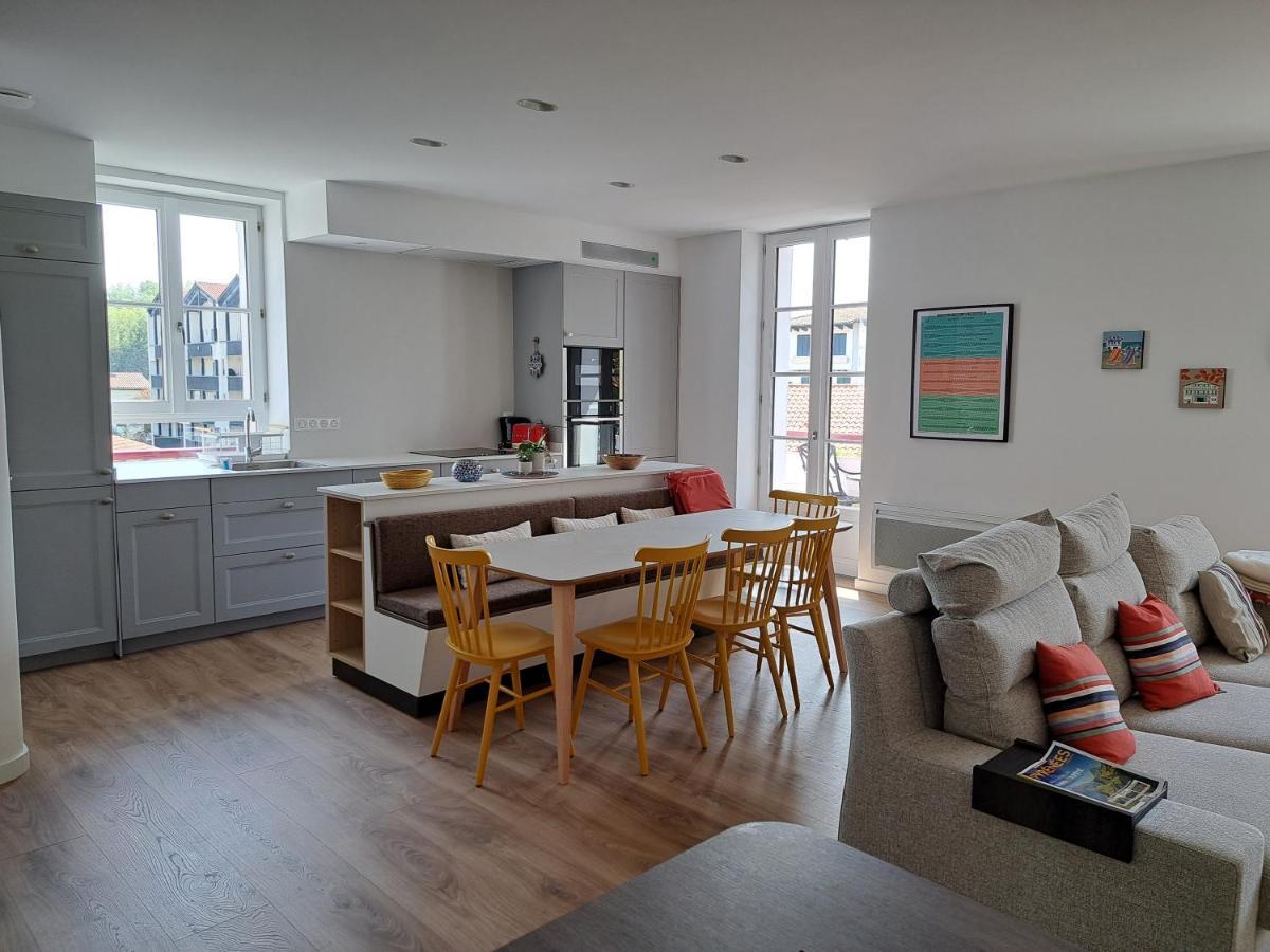 Superbe Appartement T3 Au Centre Plage .Parking Hendaye Exterior photo